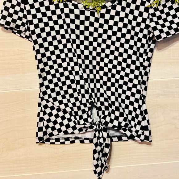 Rue 21 Checkered Crop Top - Picture 2 of 4